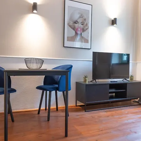 Apartment Hip & Minimalist - Stadt Am Malerweg *