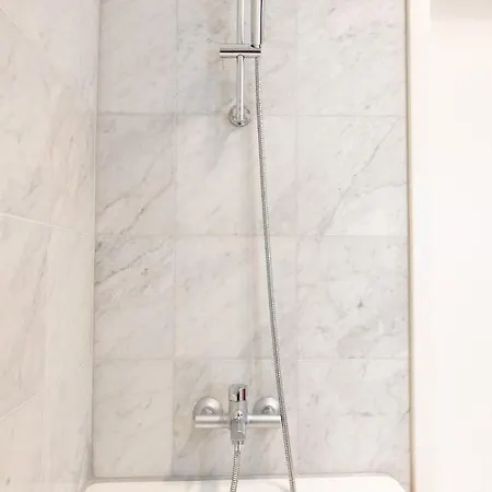 Hip & Minimalist - Stadt Am Malerweg Apartment *