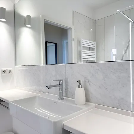 Hip & Minimalist - Stadt Am Malerweg Apartment Pirna